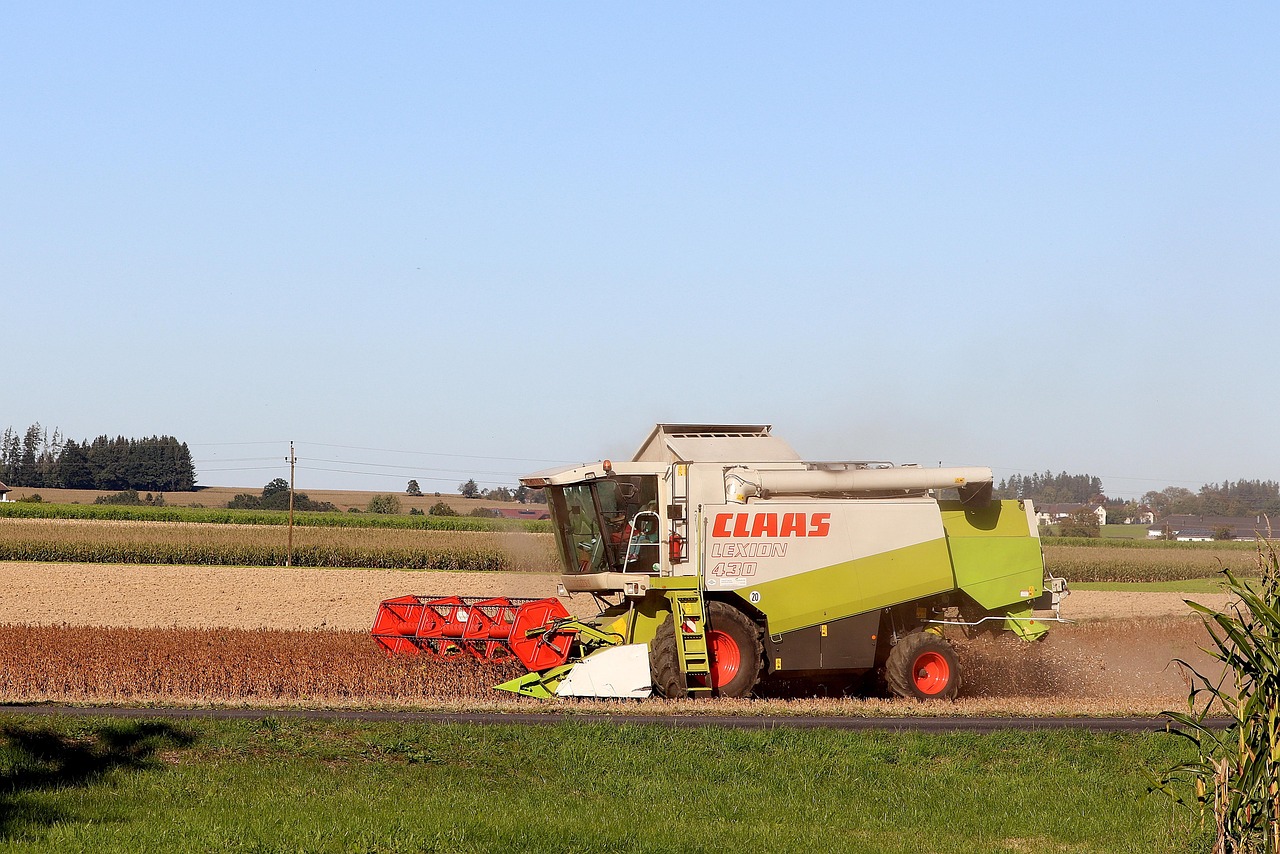 Jakie są rodzaje pasów napędowych do kombajnów zbożowych i jak wybrać najlepsze?