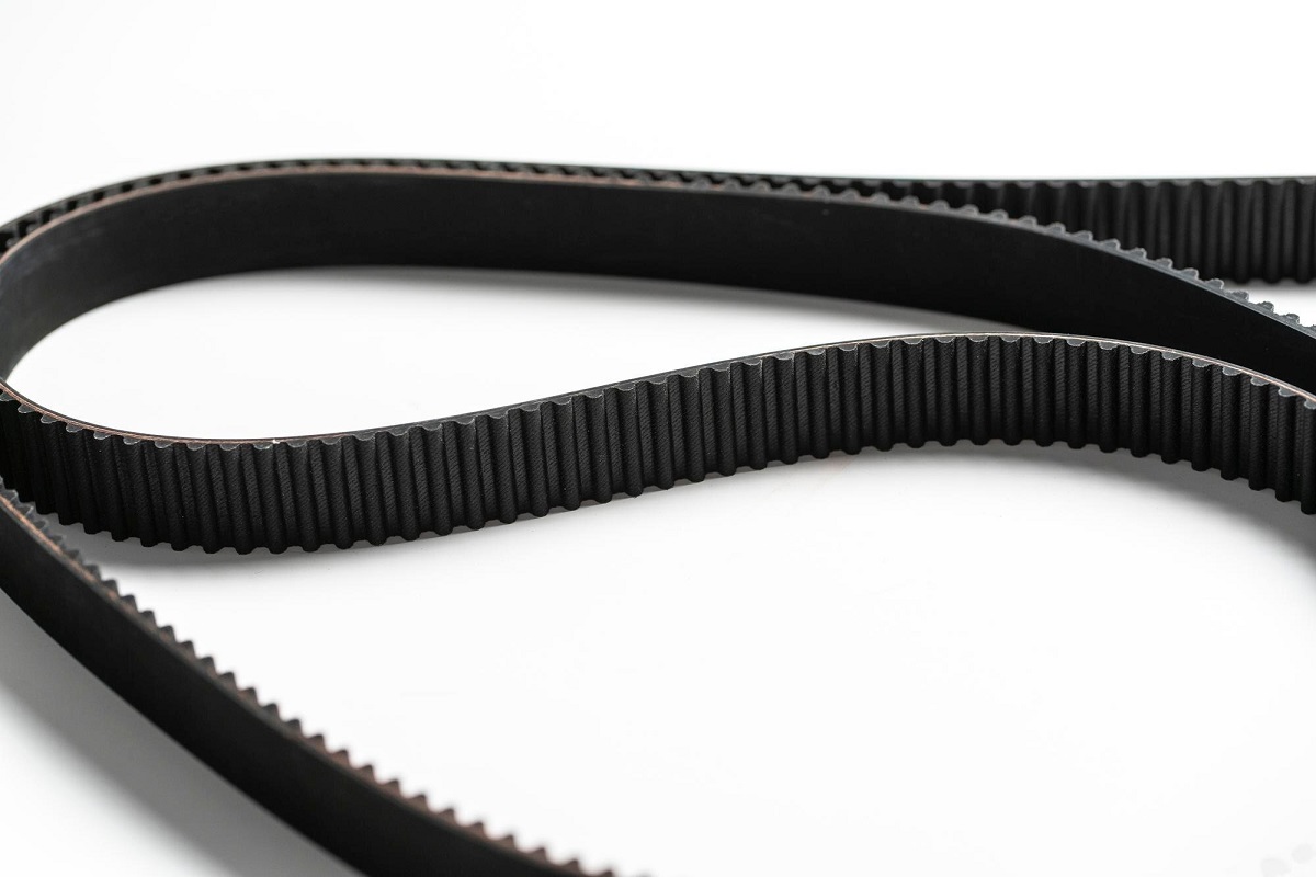 Czym różnią się poszczególne wersje pasów napędowych od Stomil Sanok?